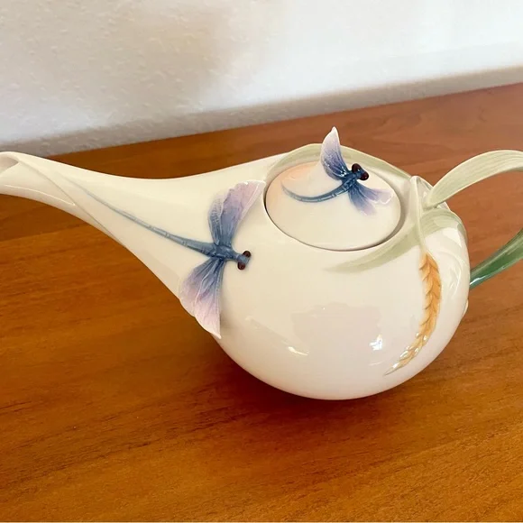 FRANZ Dragonfly Hand Painted & Signed Jan Woo Porcelain Teapot Art Nouveau NEW - Picture 3 of 16